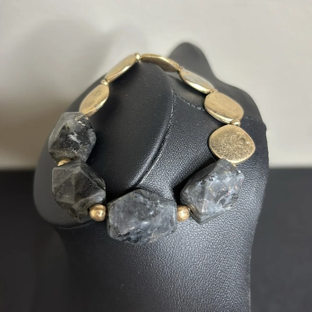 Elegant Gold and Gray Stone Sretch Bracelet